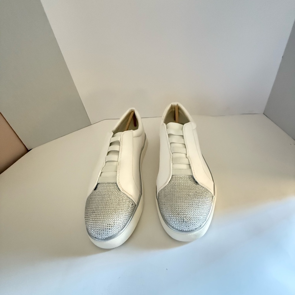 Kenneth Cole Reaction White and Silver Sneakers New Women’s Size 11